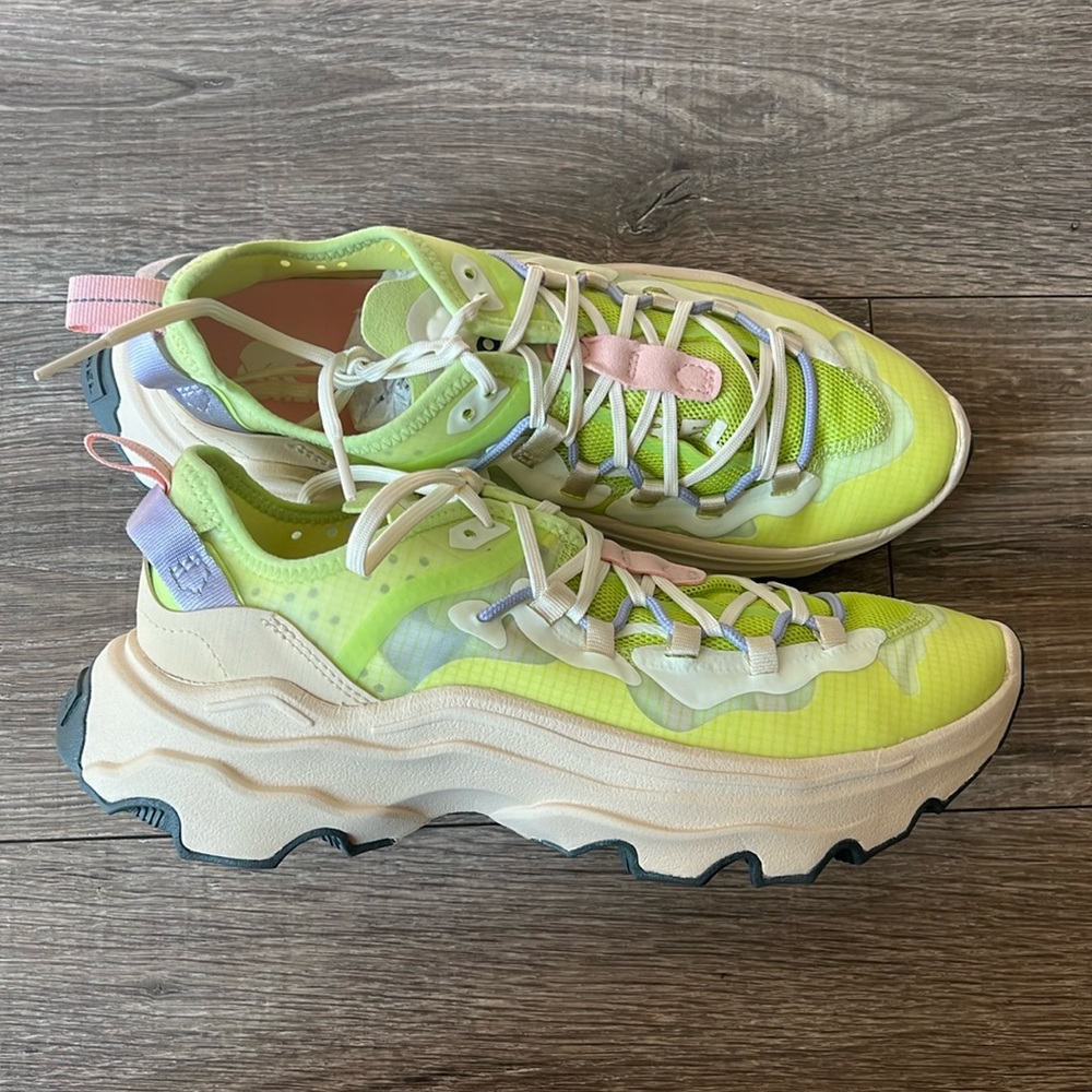 NWOB Sorel Kinetic breakthru Tech lace Sneakers Green - Picture 1 of 8